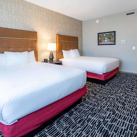 Drury Plaza Hotel Savannah Пуулър Екстериор снимка