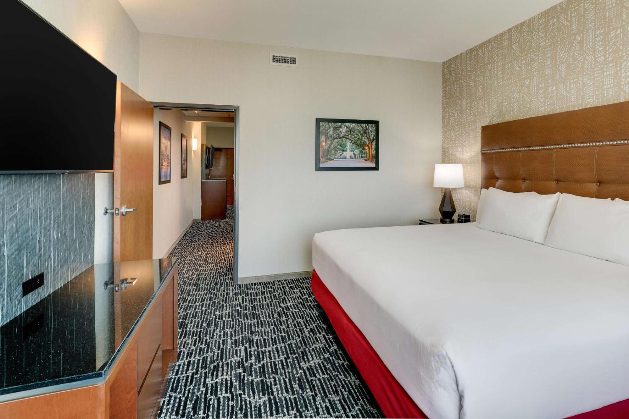 Drury Plaza Hotel Savannah Пуулър Екстериор снимка