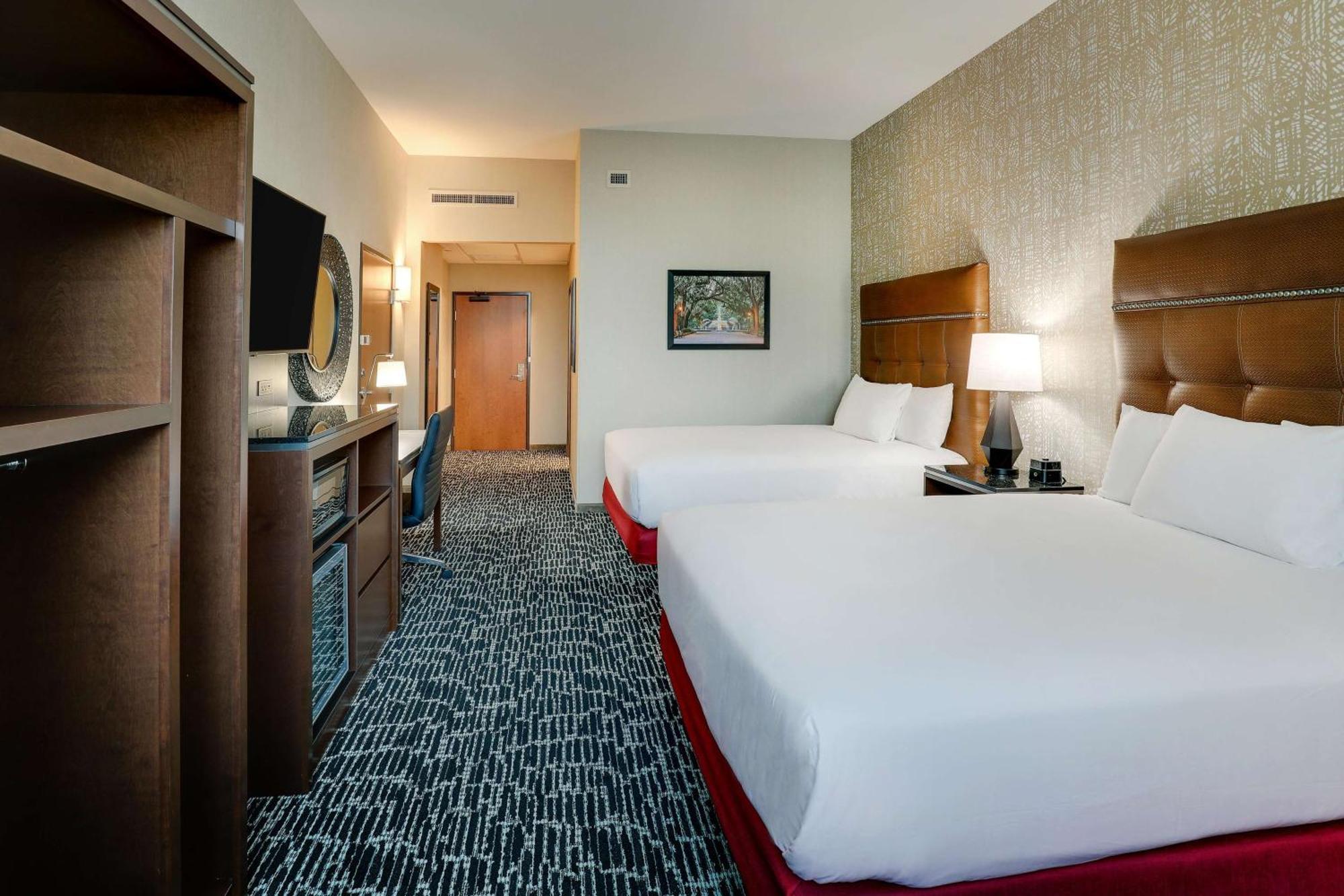 Drury Plaza Hotel Savannah Пуулър Екстериор снимка
