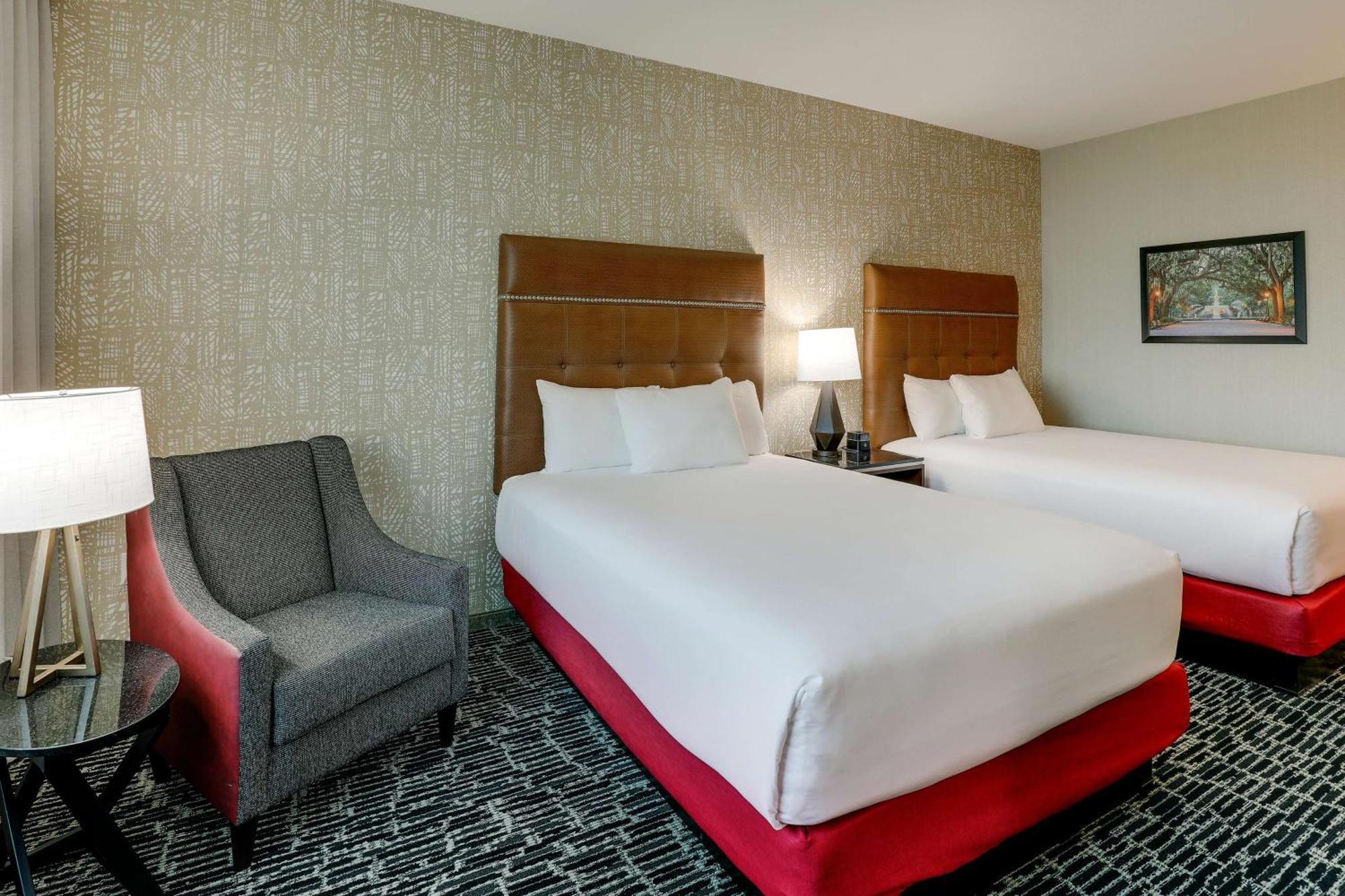 Drury Plaza Hotel Savannah Пуулър Екстериор снимка
