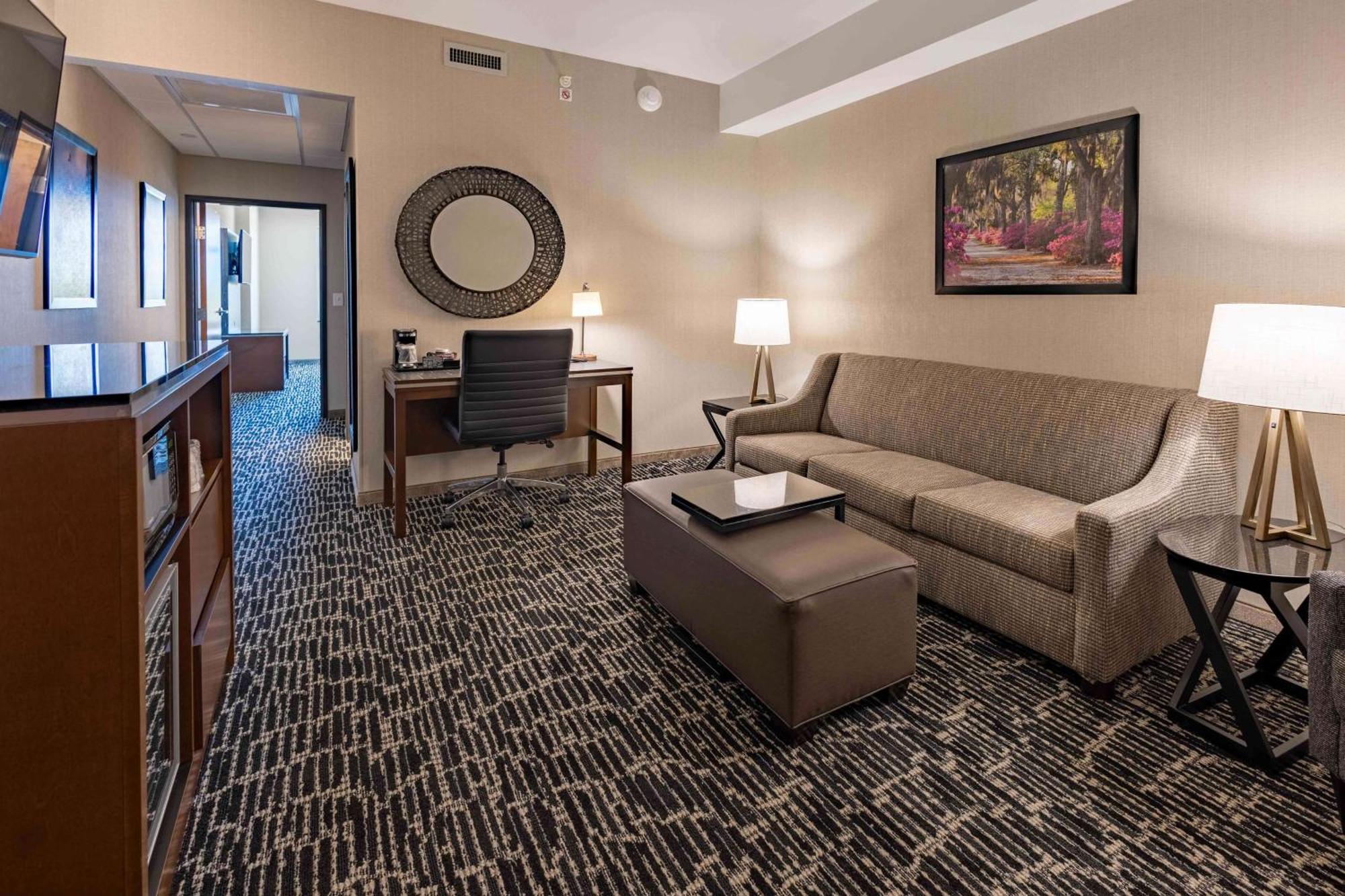 Drury Plaza Hotel Savannah Пуулър Екстериор снимка
